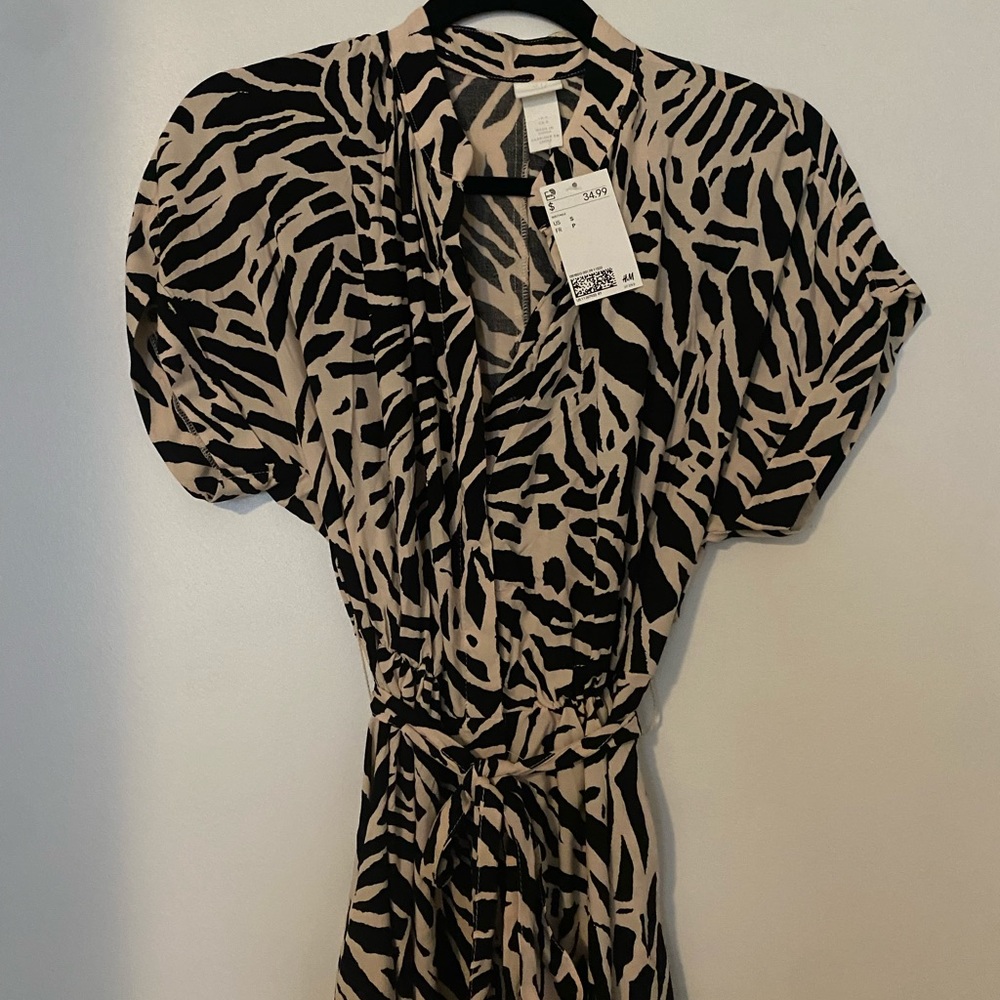 NWT - H&M printed dress